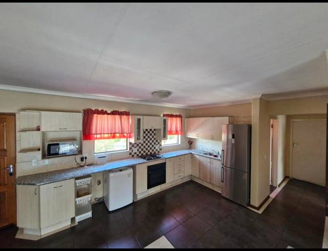 2 BEDROOM APARTMENT FOR SALE IN GOSFORTH PARK